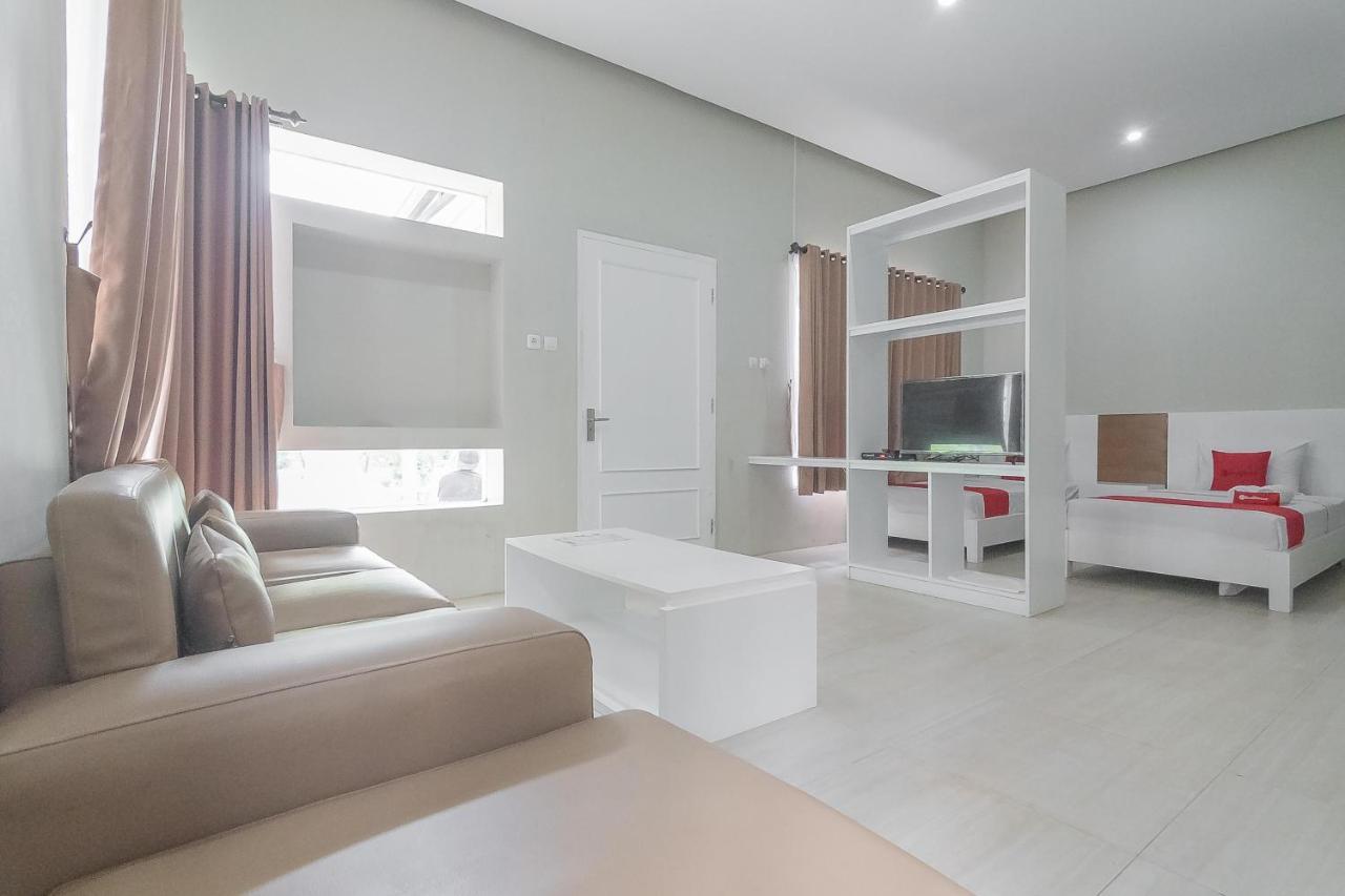 Reddoorz Resort Syariah Near D'Castello Ciater سوبانج المظهر الخارجي الصورة