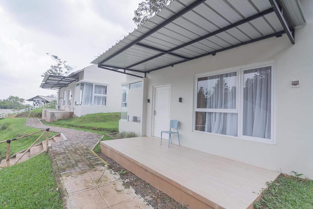 Reddoorz Resort Syariah Near D'Castello Ciater سوبانج المظهر الخارجي الصورة