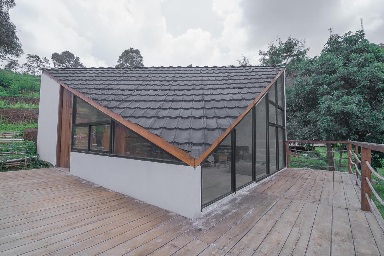 Reddoorz Resort Syariah Near D'Castello Ciater سوبانج المظهر الخارجي الصورة