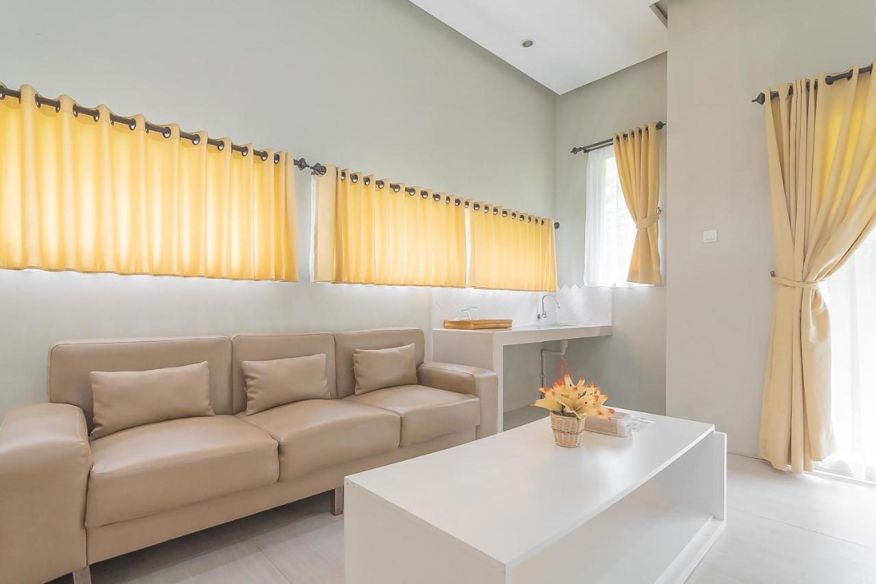 Reddoorz Resort Syariah Near D'Castello Ciater سوبانج المظهر الخارجي الصورة