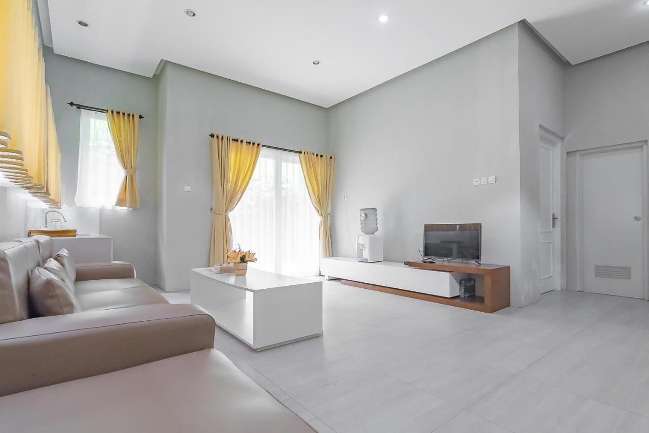 Reddoorz Resort Syariah Near D'Castello Ciater سوبانج المظهر الخارجي الصورة